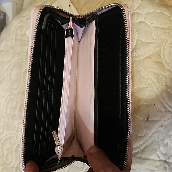 Betsey Johnson Pink Quilted Wristlet New With Tags - Picture 4 of 5